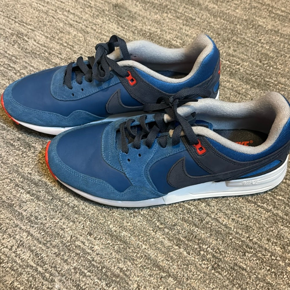 Mens Nike golf shoes